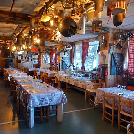Montlo Relais Des Cerfs Ξενοδοχείο Cubieres Εξωτερικό φωτογραφία